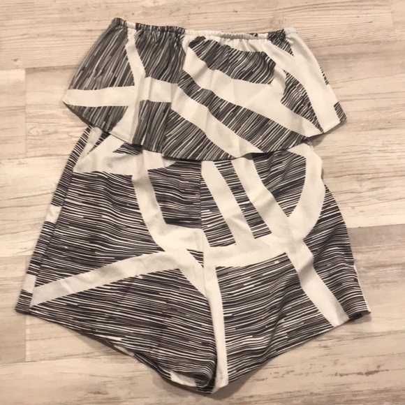 Geometric Romper - Picture 3 of 3